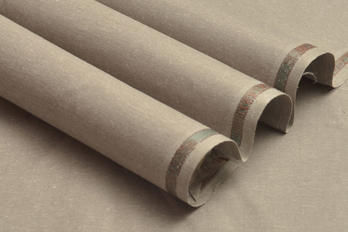 FINE KHADDAR Suiting