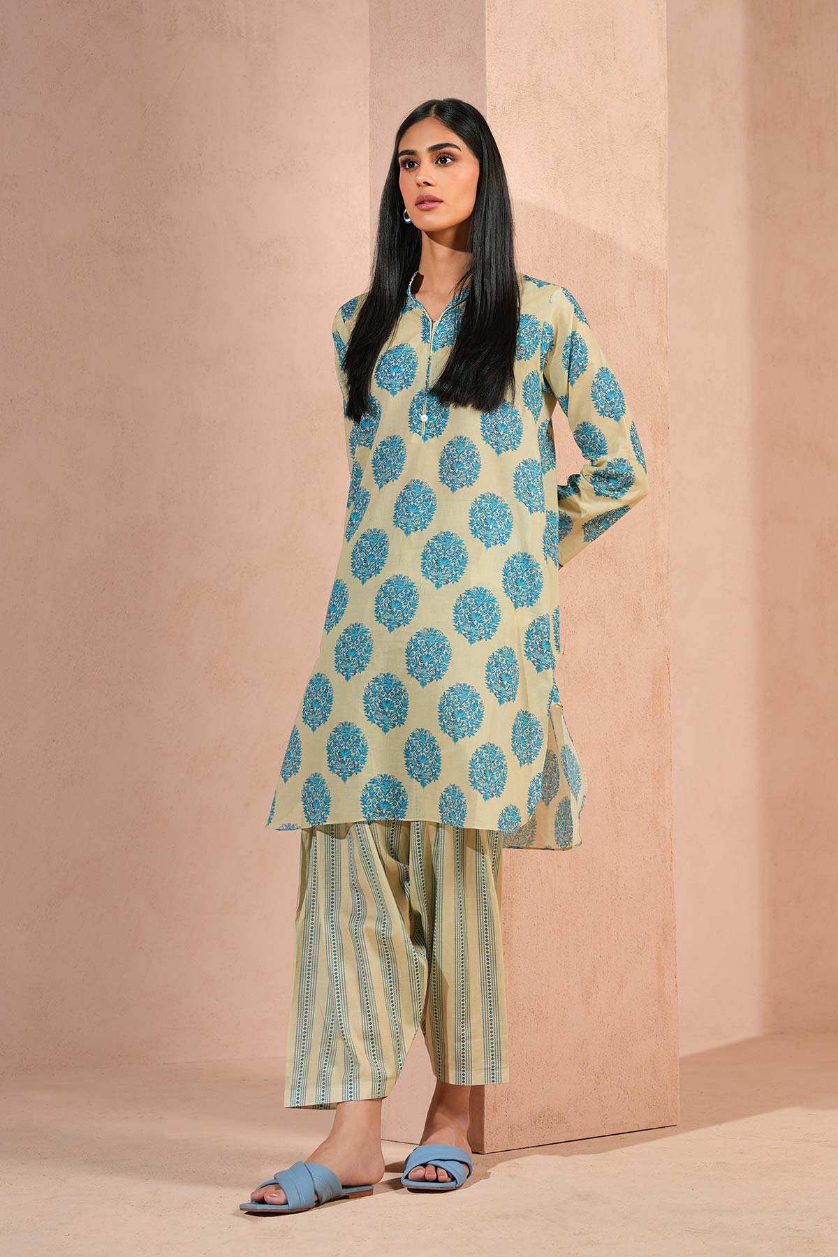 2 Pc Printed Lawn Outfit