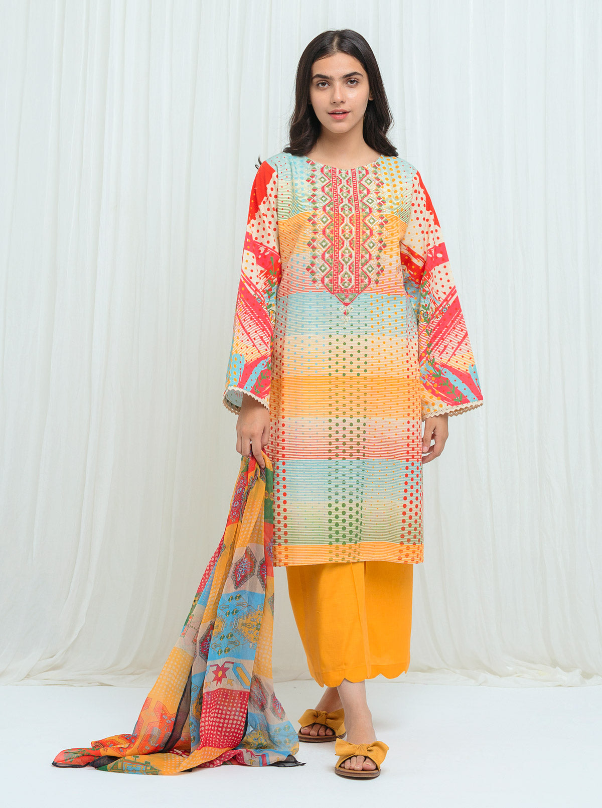 Beechtree - Heriz Haze - Embroidered - 3P