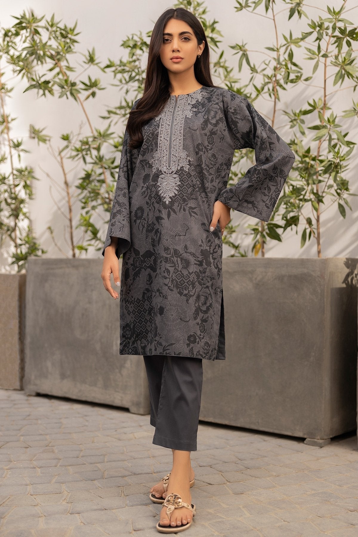 Alkaram - 2 Pc Embroidered Zari Outfit
