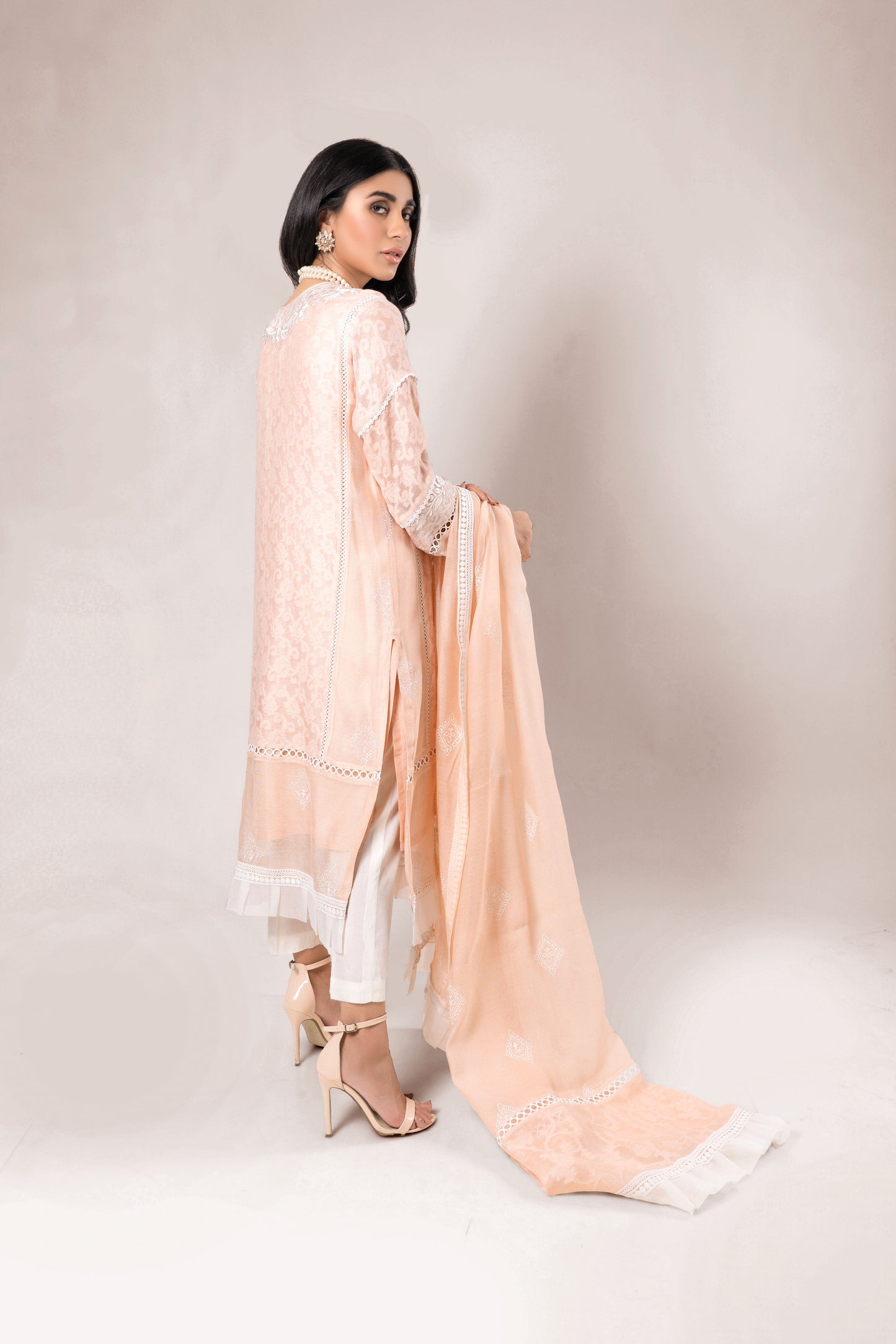 Ayesha Naveed - Seashell peach