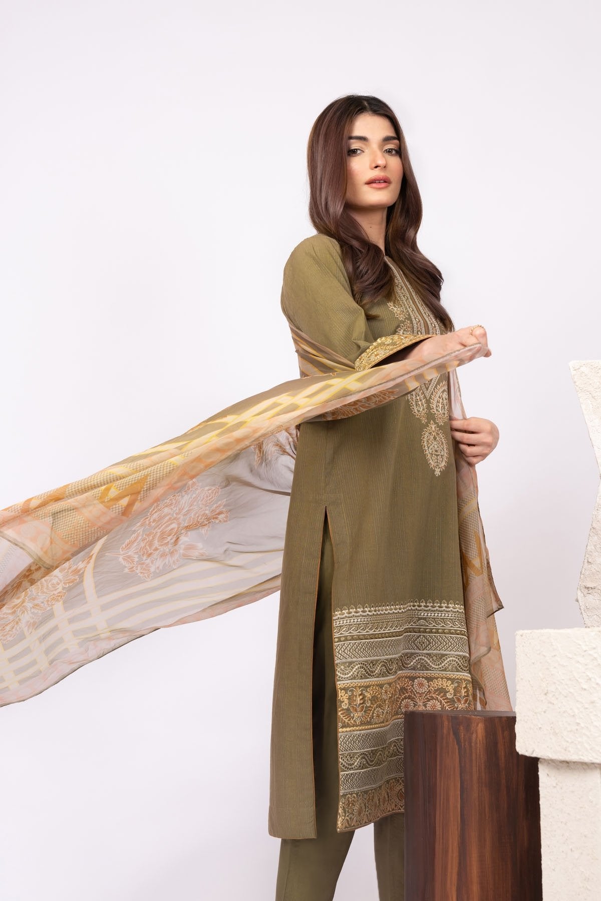Alkaram - 3 Pc Zari Suit