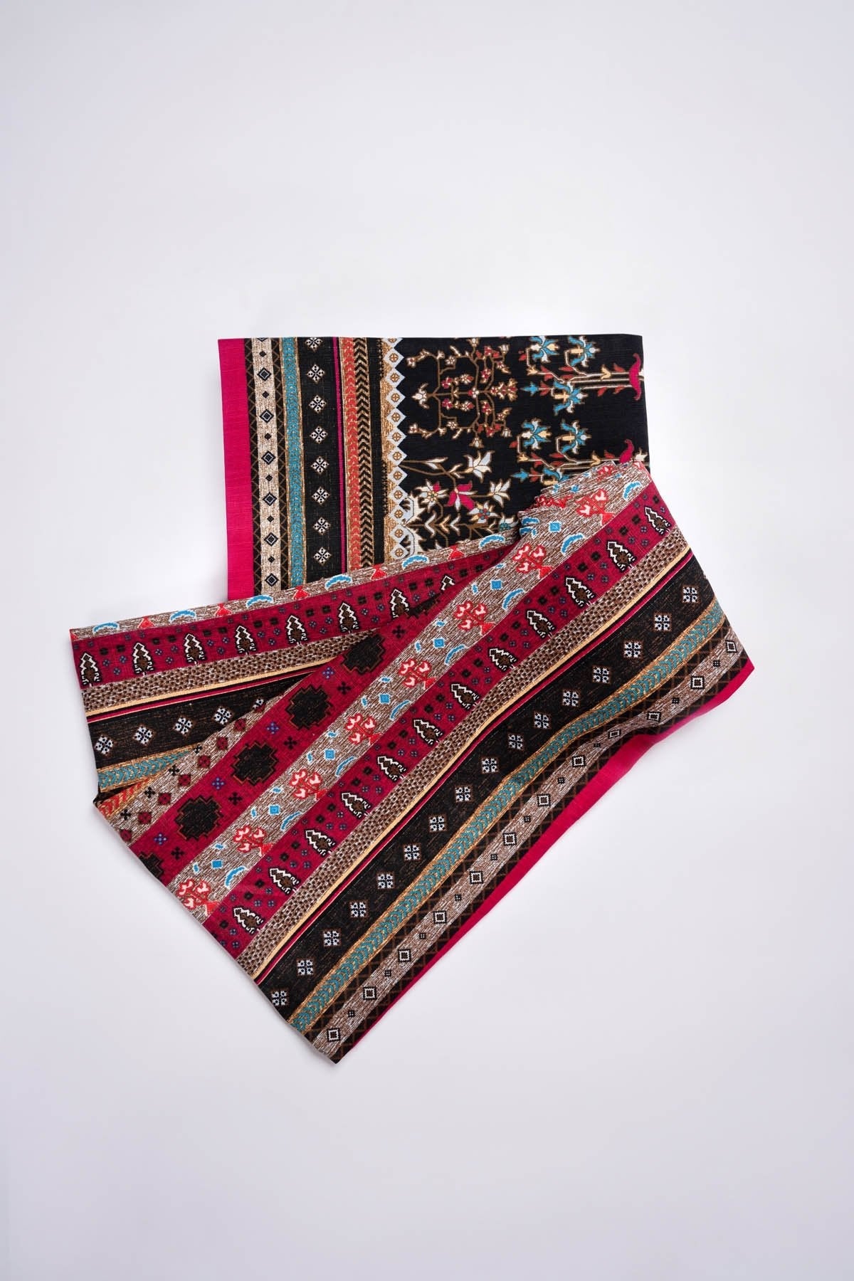 Alkaram - 3 Pc Printed Khaddar Suit With Printed Khaddar Dupatta