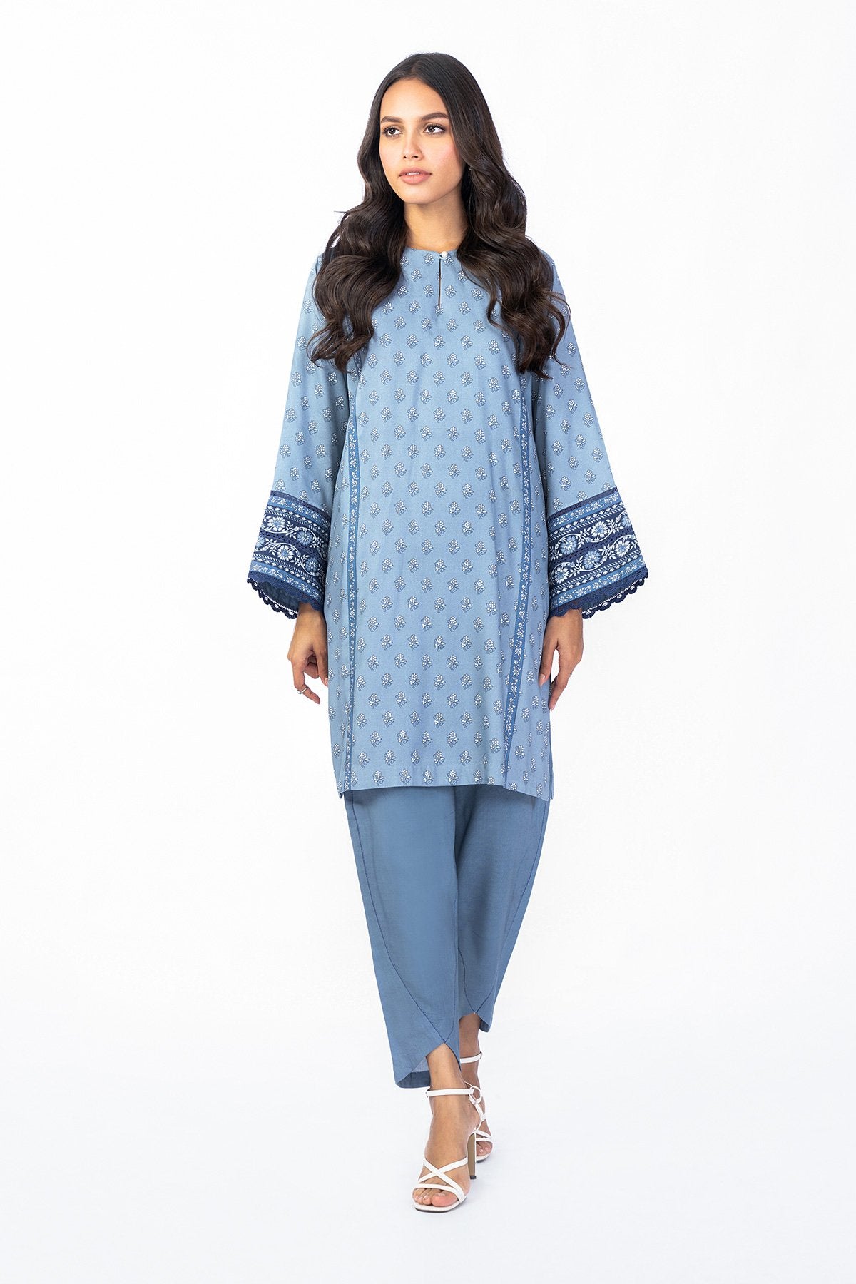 Alkaram - 3 Pc Printed Corduroy Suit With Net Dupatta