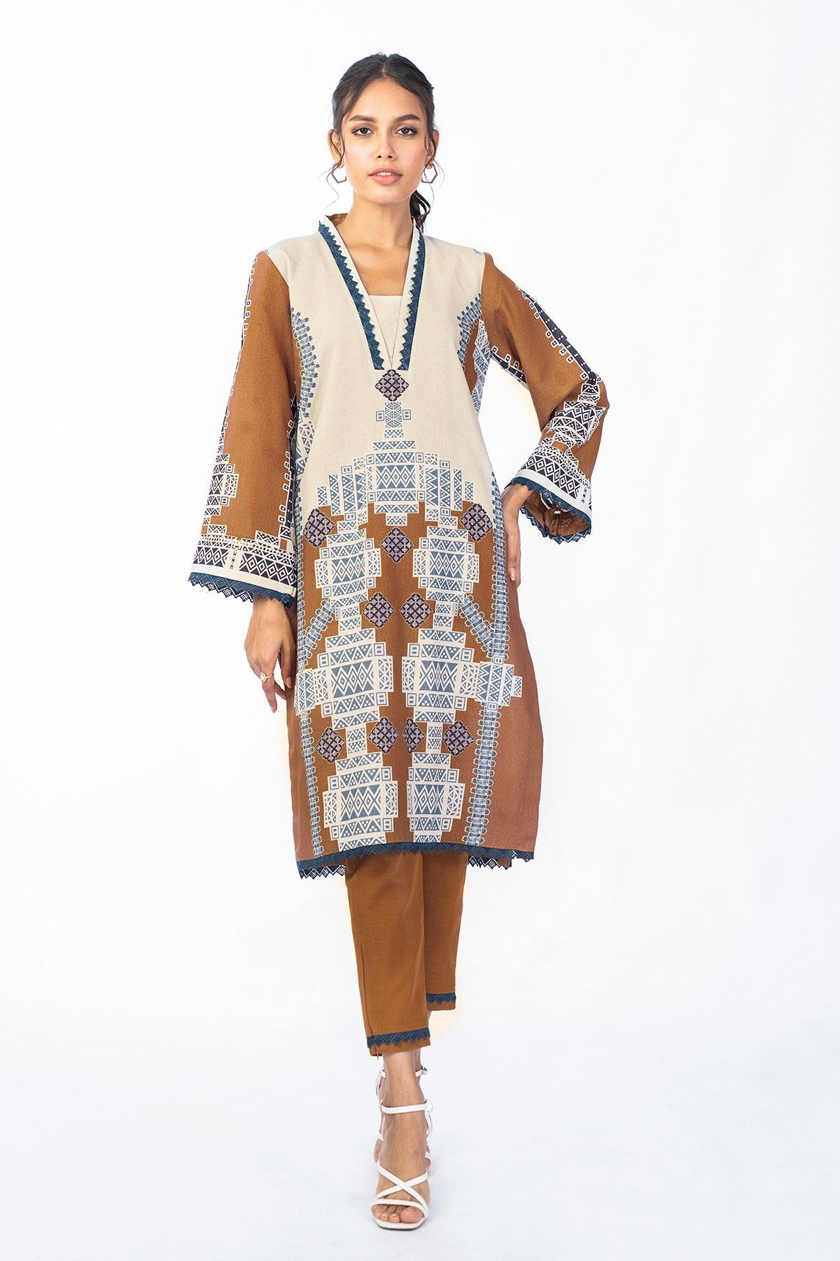 Alkaram - 2 Pc Printed Karandi Suit With Karandi Trouser