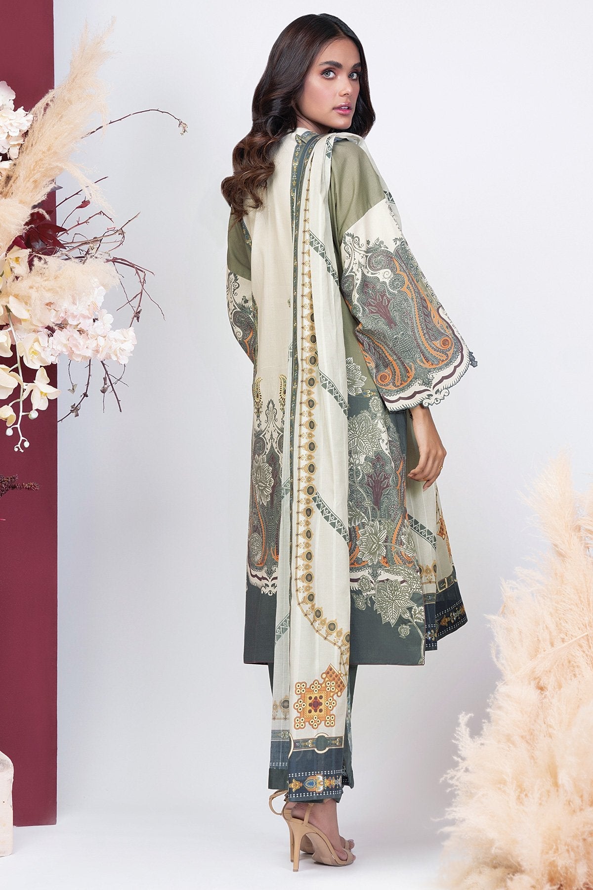 Alkaram - 3 Pc Printed Cambric Suit With Broshia Dupatta