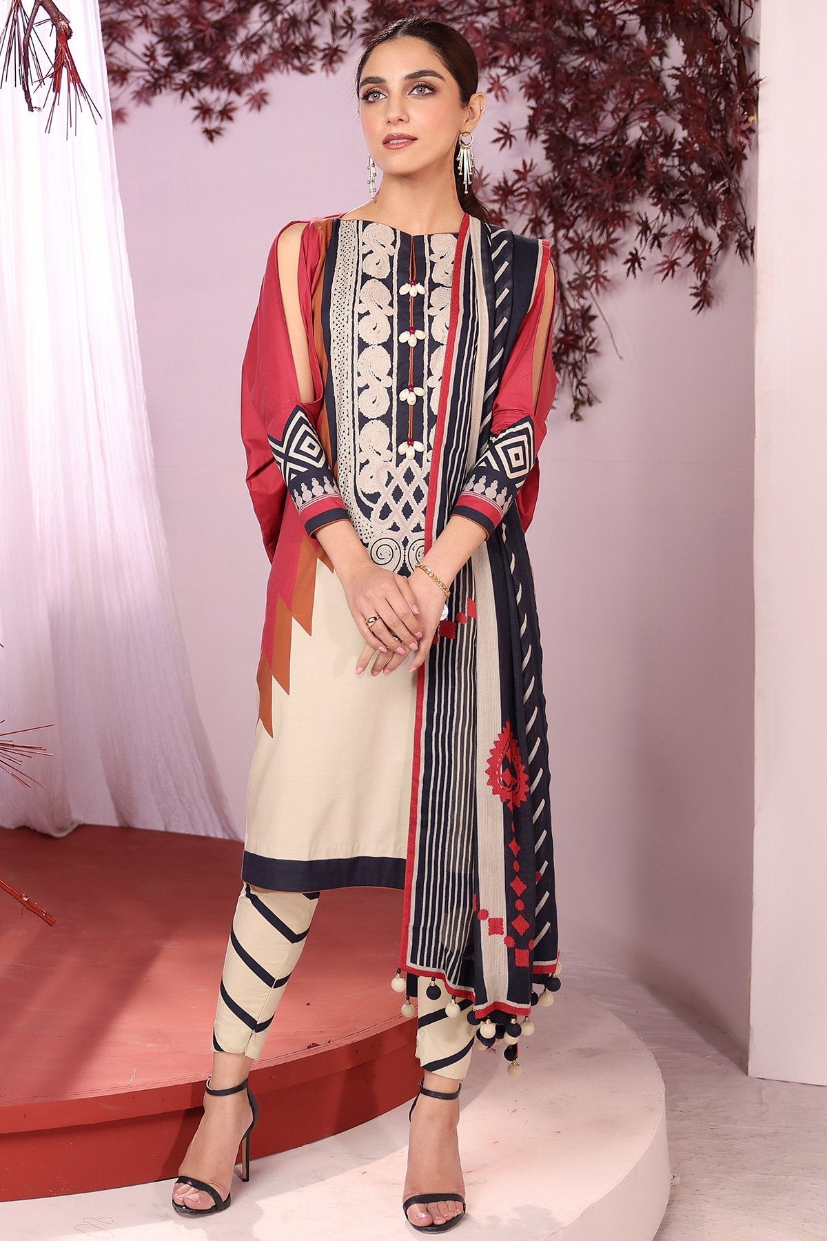 Alkaram - 3 Pc Printed Cambric Suit With Cotton Net Dupatta