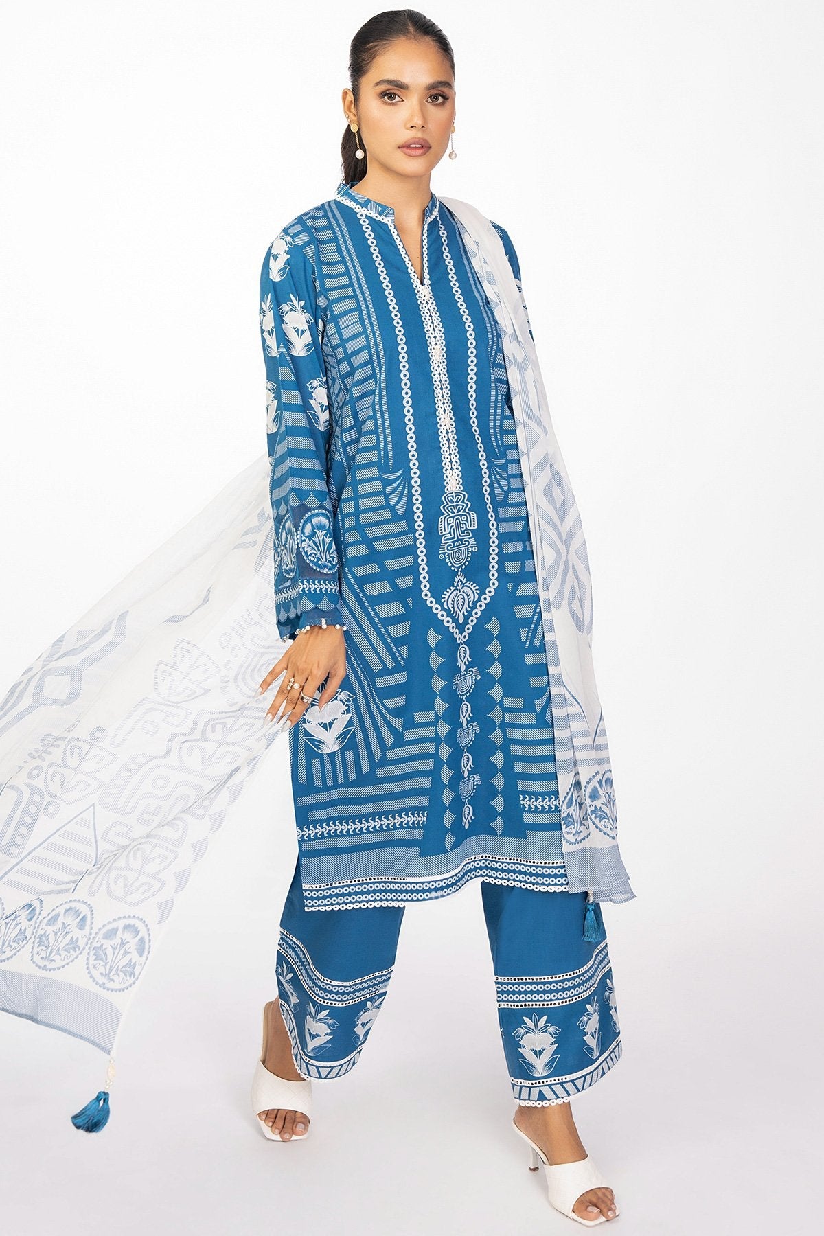 3 Pc Printed Cambric Suit With Chiffon Dupatta