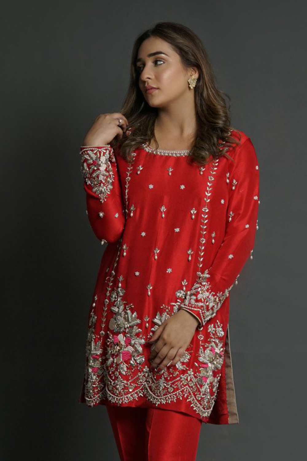 Red Zardozi Scallop Border