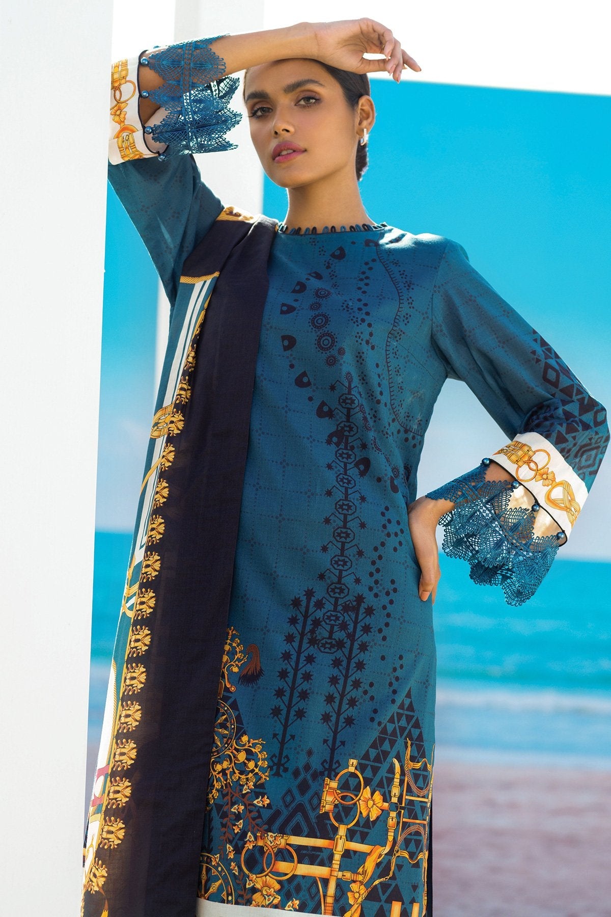Alkaram - 3 Pc Digital Printed Lawn Suit With Digital Lawn Dupatta