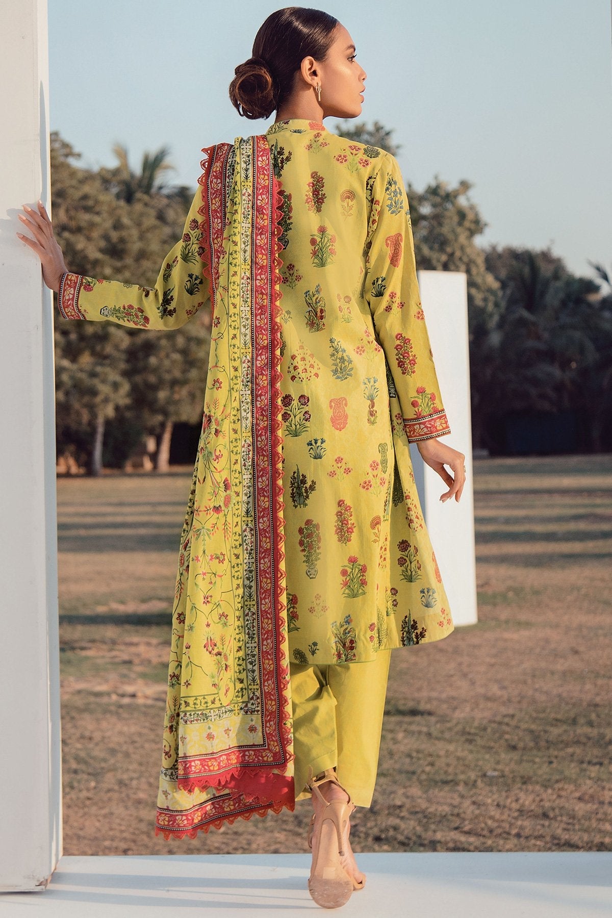 Alkaram - 3 Pc Printed Lawn Suit With Printed Lawn Dupatta