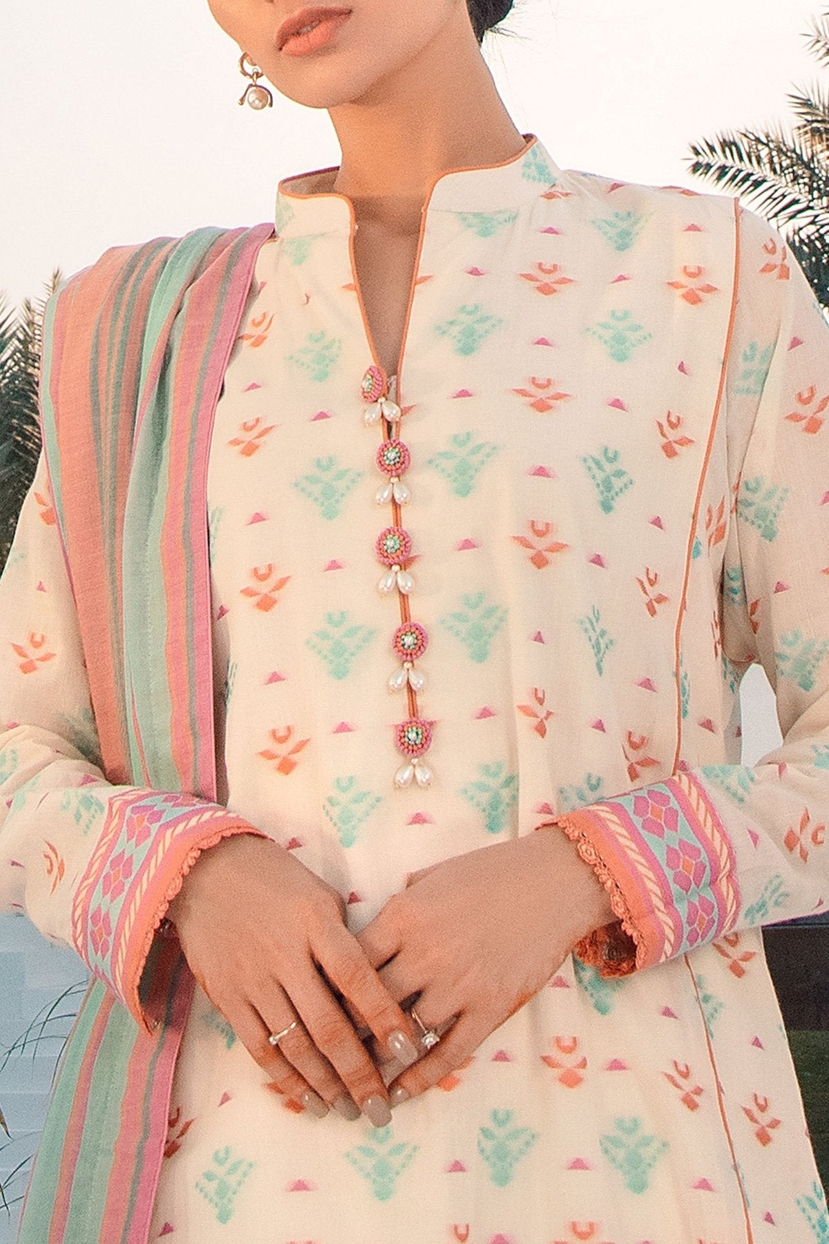 Alkaram - 3 Pc Jacquard Suit With Yarn Dyed Dupatta