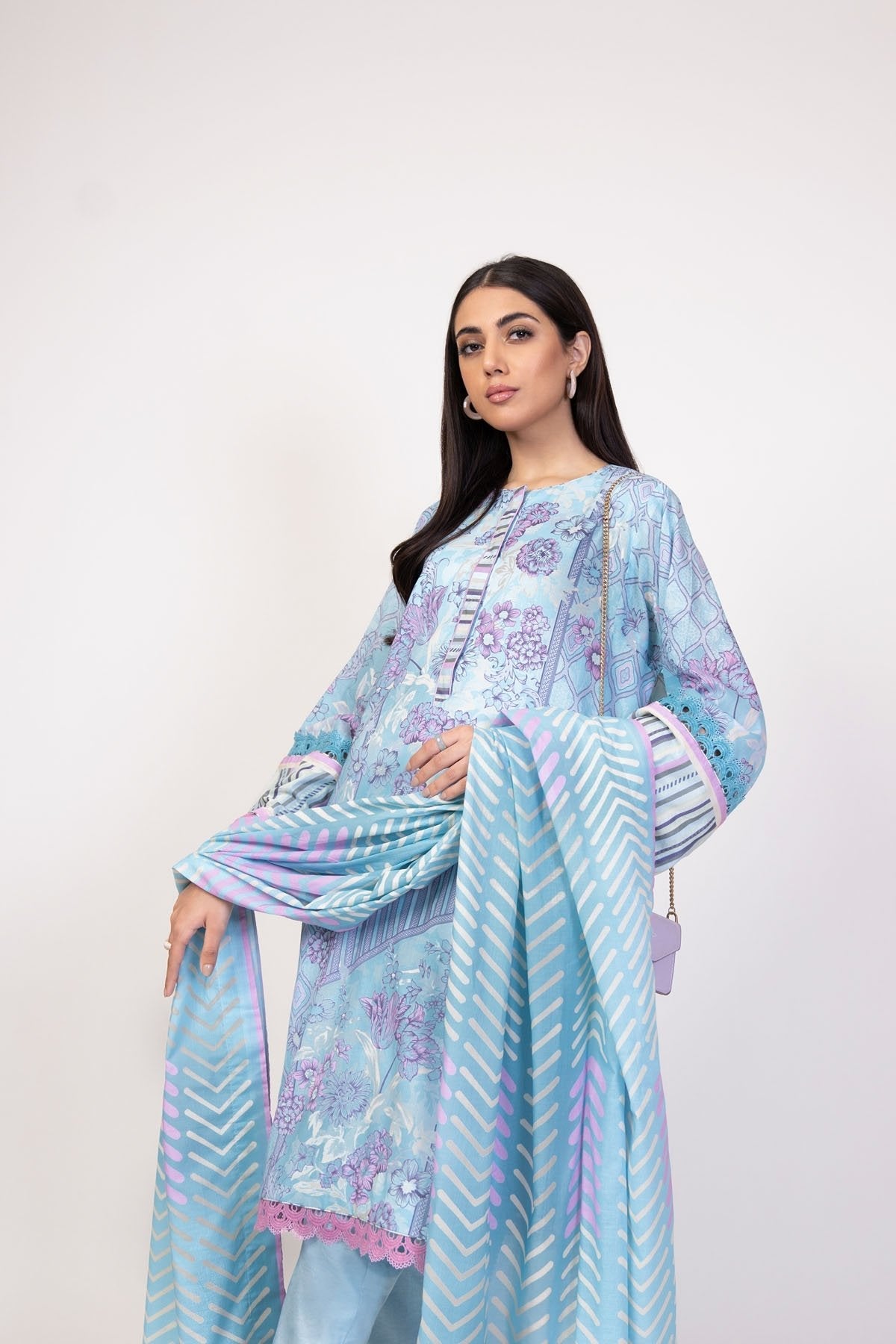 Alkaram - 3 Pc Printed Lawn Suit With Voil Dupatta