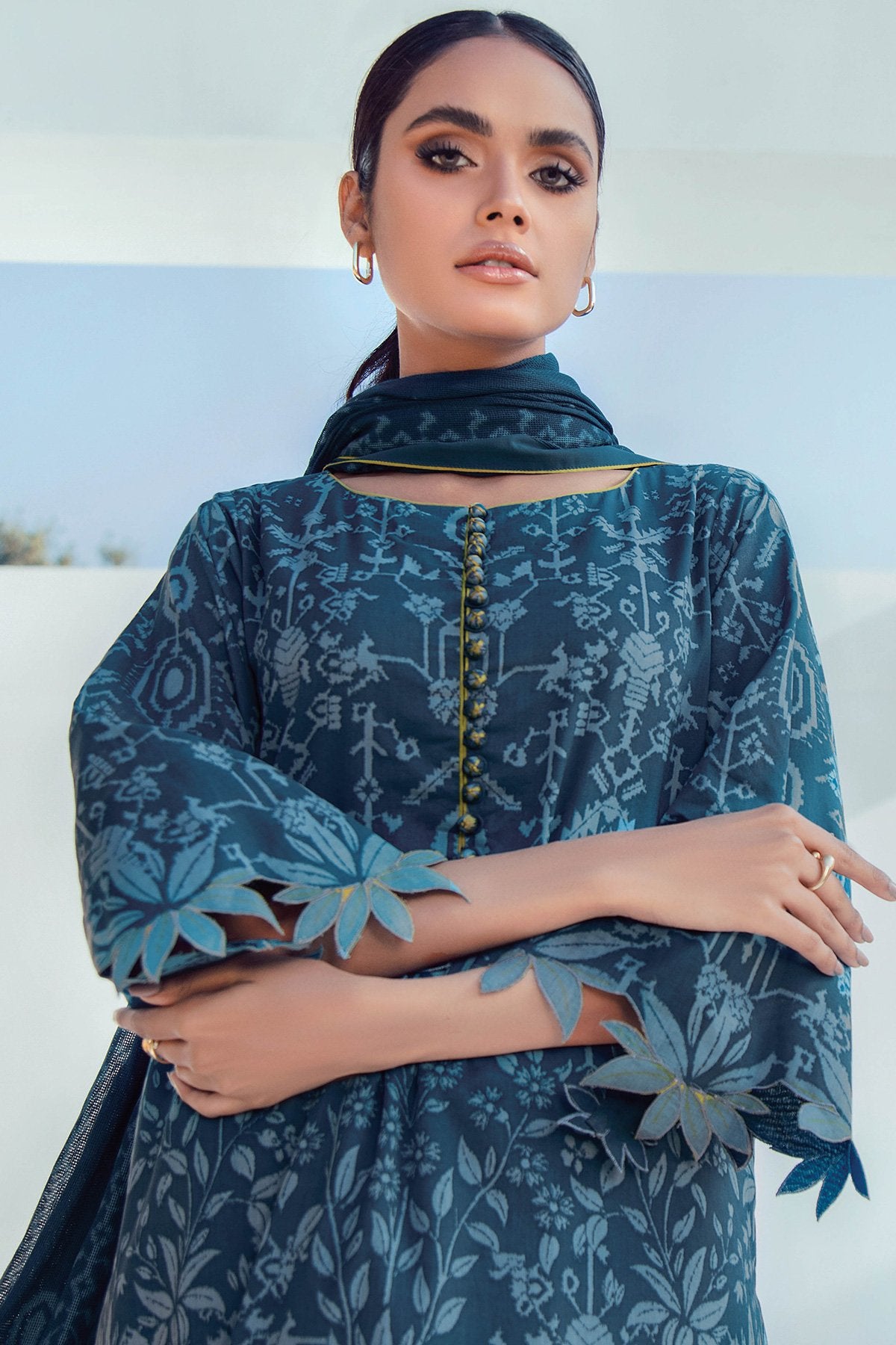 Alkaram - 3 Pc Printed Lawn Suit With Cotton Net Dupatta