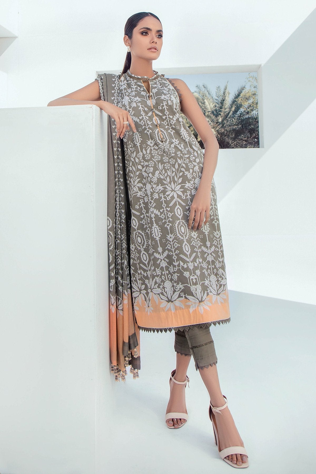 Alkaram - 3 Pc Printed Lawn Suit With Cotton Net Dupatta