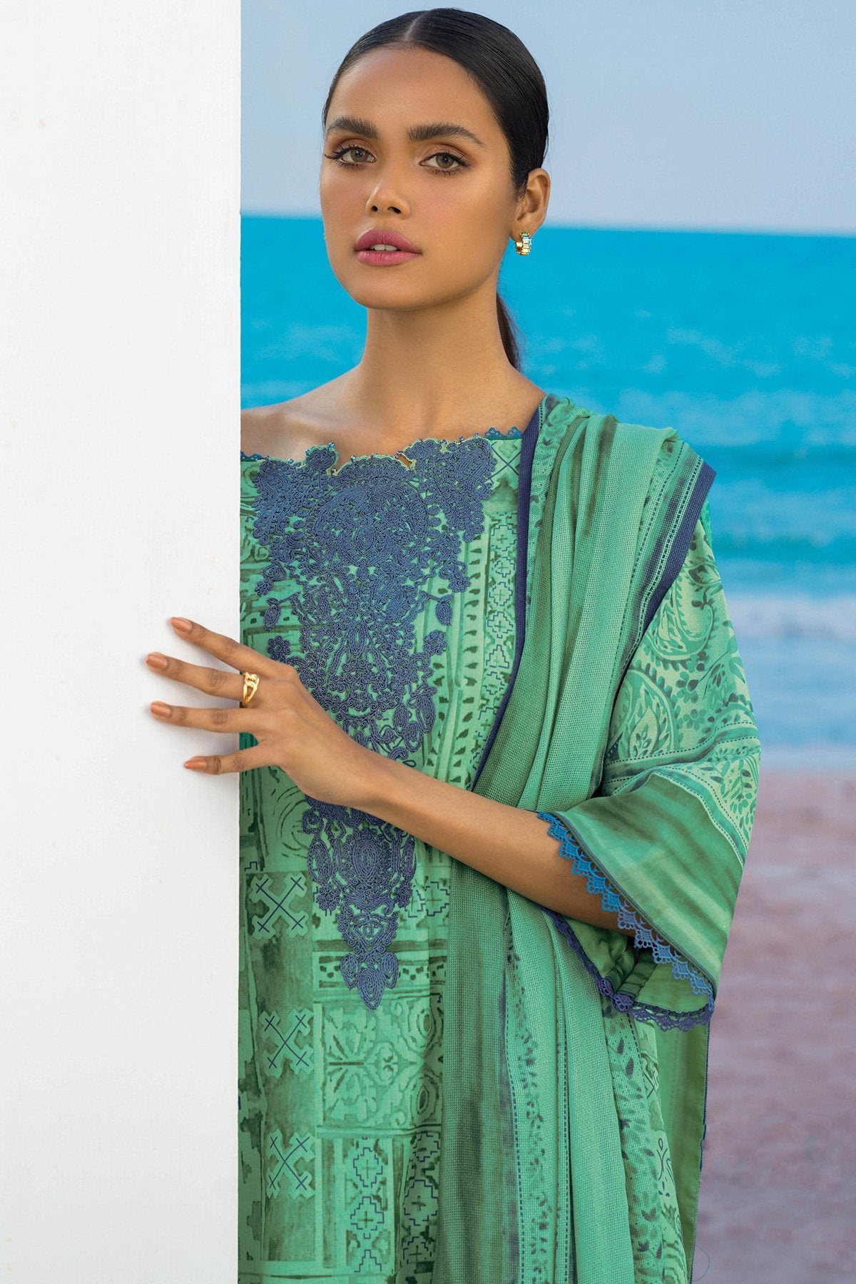Alkaram - 3 Pc Embroidered Lawn Suit With Digital Cotton Net Dupatta