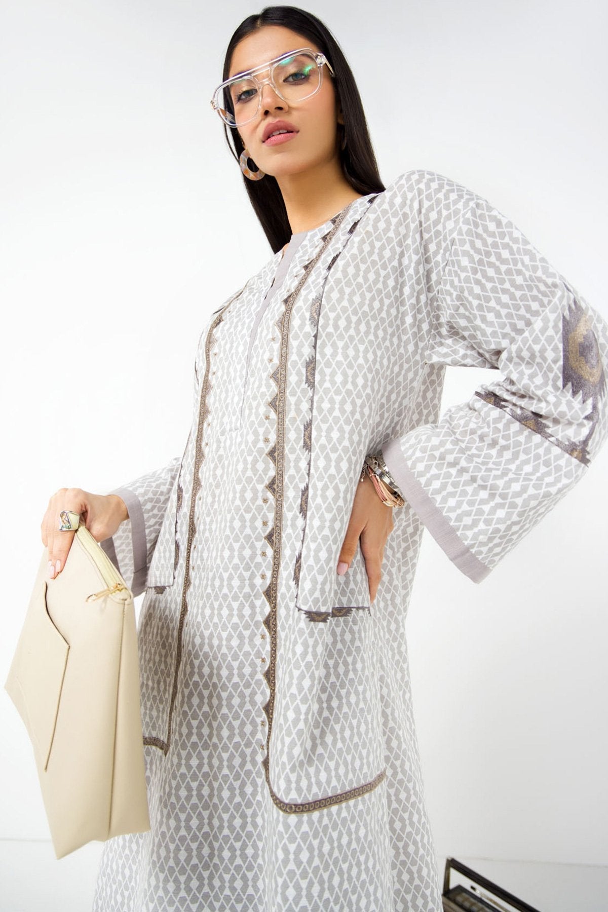 2 Pc Embroidered Khaddar Outfit