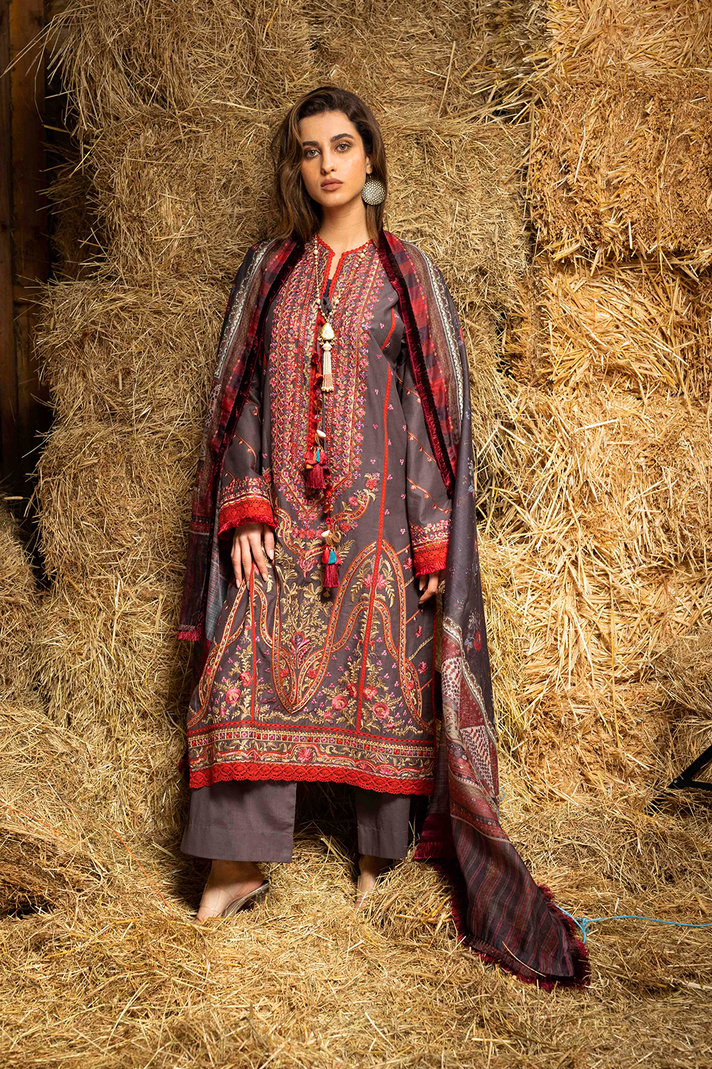 Sobia Nazir - Design 8B Autumn/Winter 2022 Unstitched