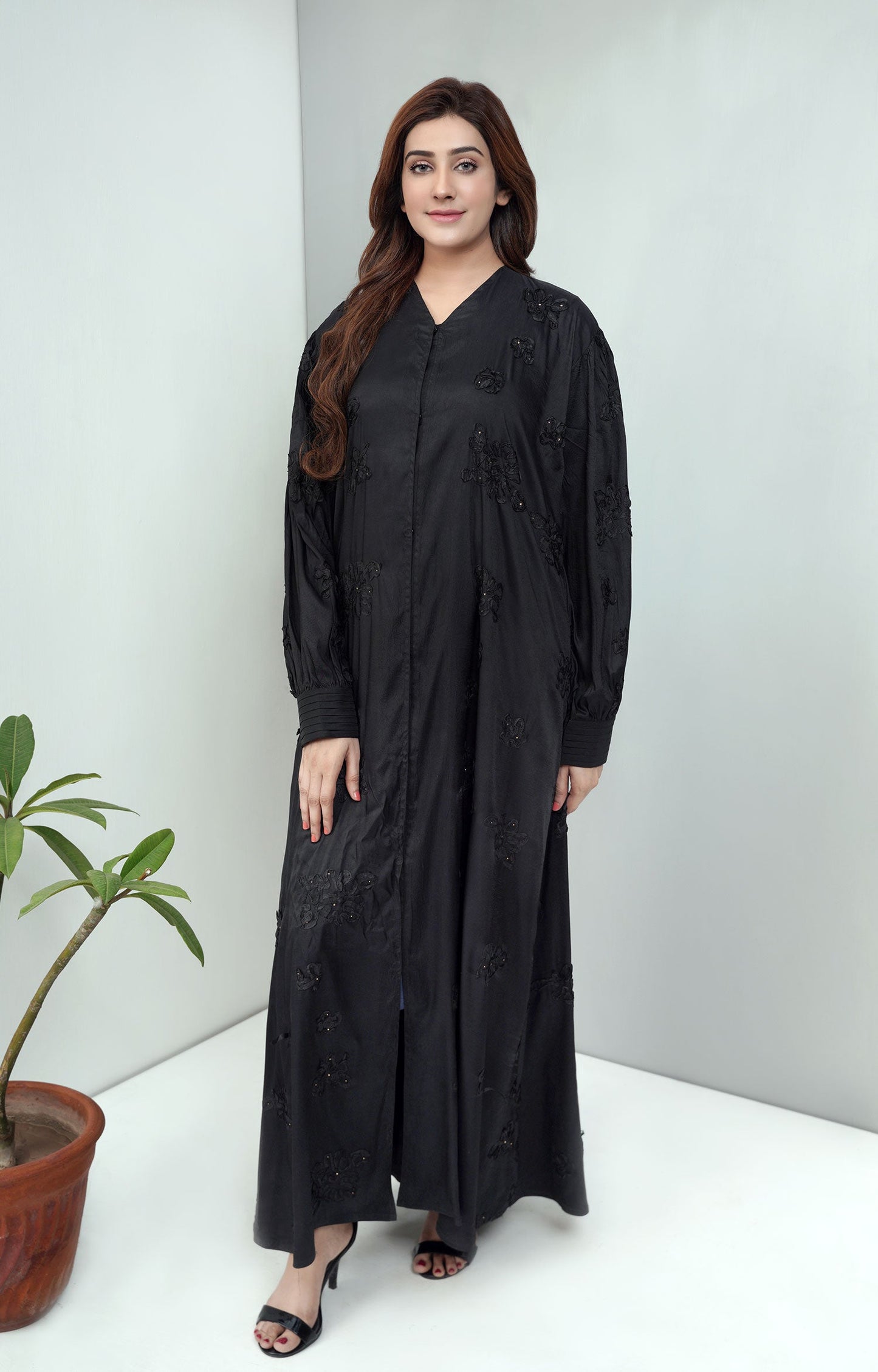 Hareer - 3D floral fabric front open Abaya