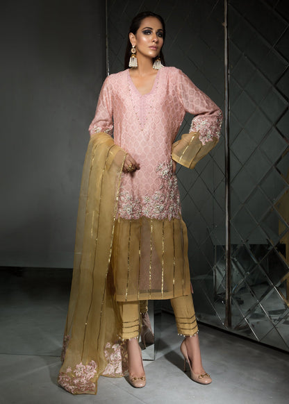 Saira Shakira - Pink