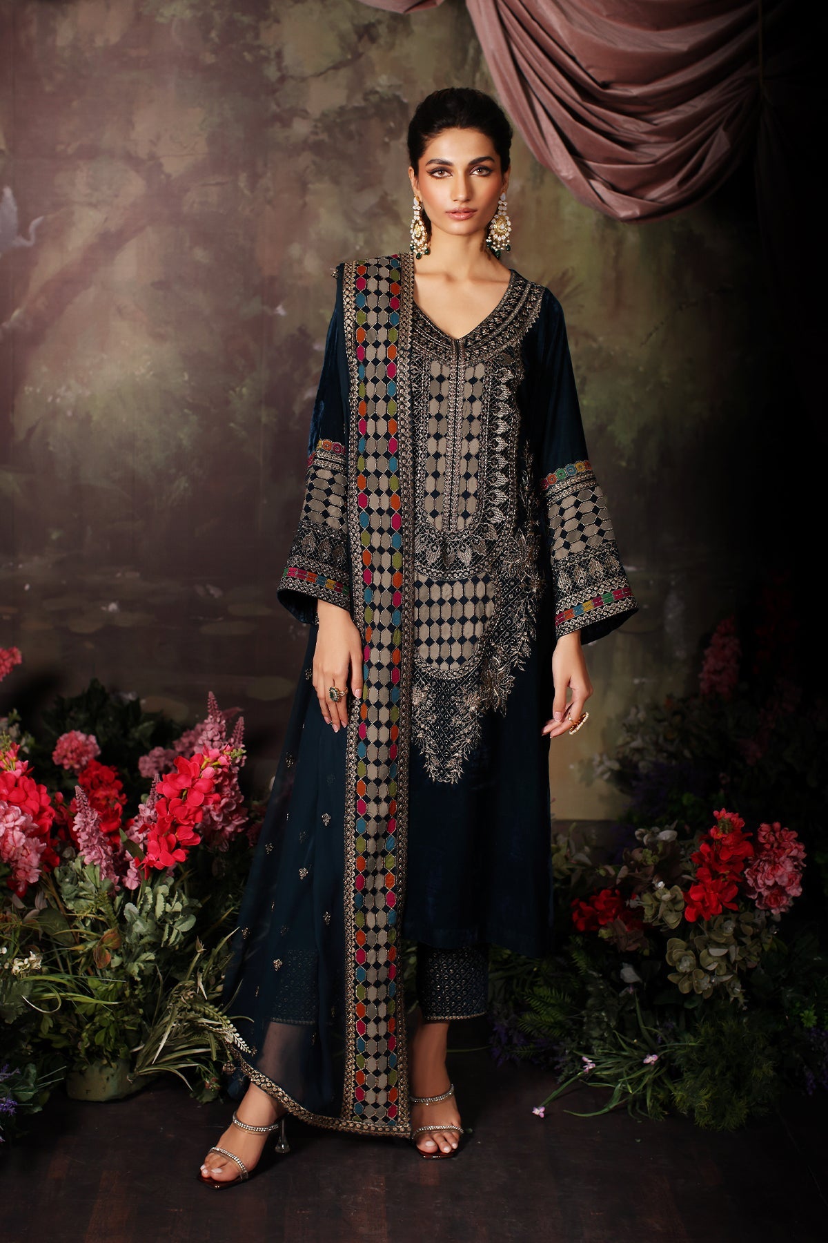 3 Pc Unstitched Embroidered Velvet With Embroidered Chiffon Dupatta CVT3-05