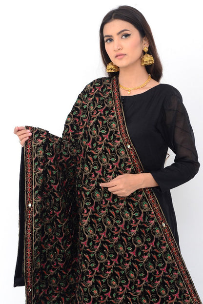 Ellena - Embroidered Velvet Shawl