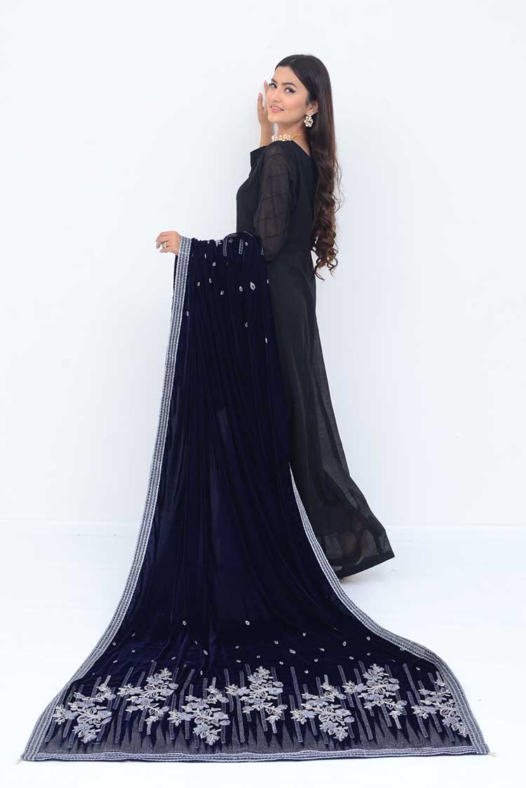 Ellena - Embroidered Velvet Shawl