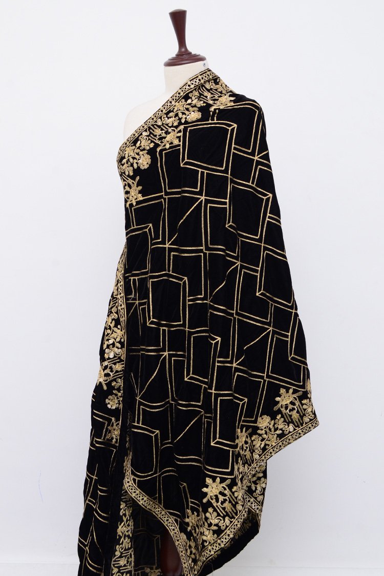 Ellena - Embroidered Velvet Shawl