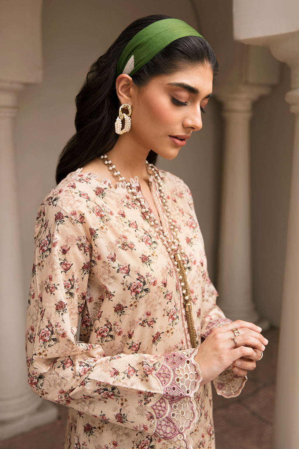 Elegance - MIA