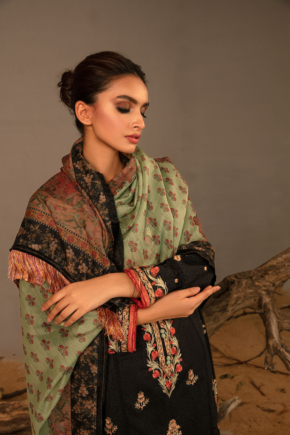 Sobia Nazir - Design 2A Autumn/Winter 2023 Unstitched