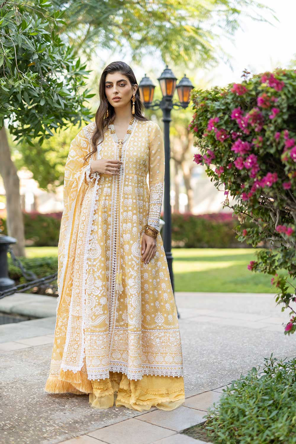 Sobia Nazir - Design 2B Luxury Lawn 2022 Unstitched