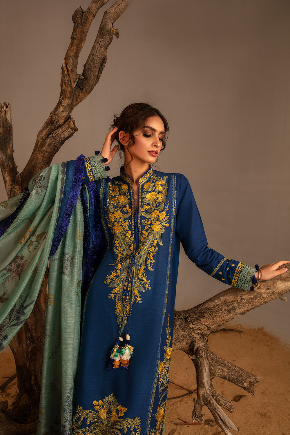 Sobia Nazir - Design 4A Autumn/Winter 2023 Unstitched