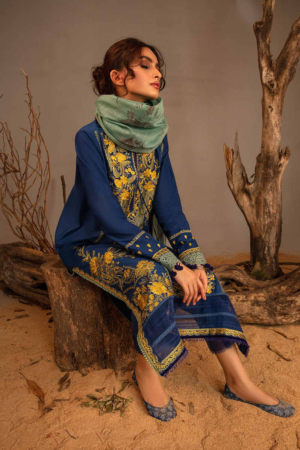 Sobia Nazir - Design 4A Autumn/Winter 2023 Unstitched