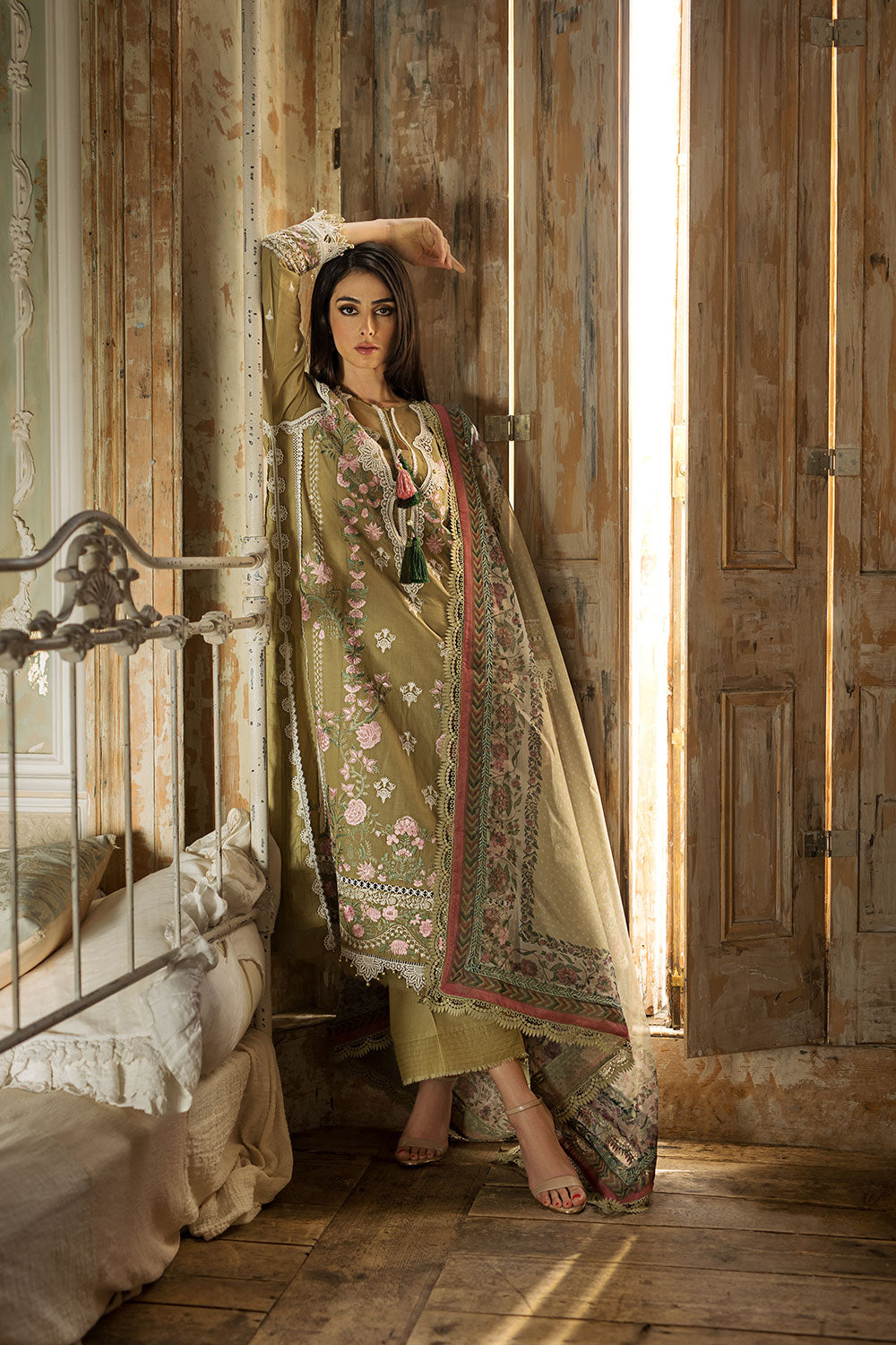 Sobia Nazir - Design 4B Luxury Lawn 2023 Unstitched