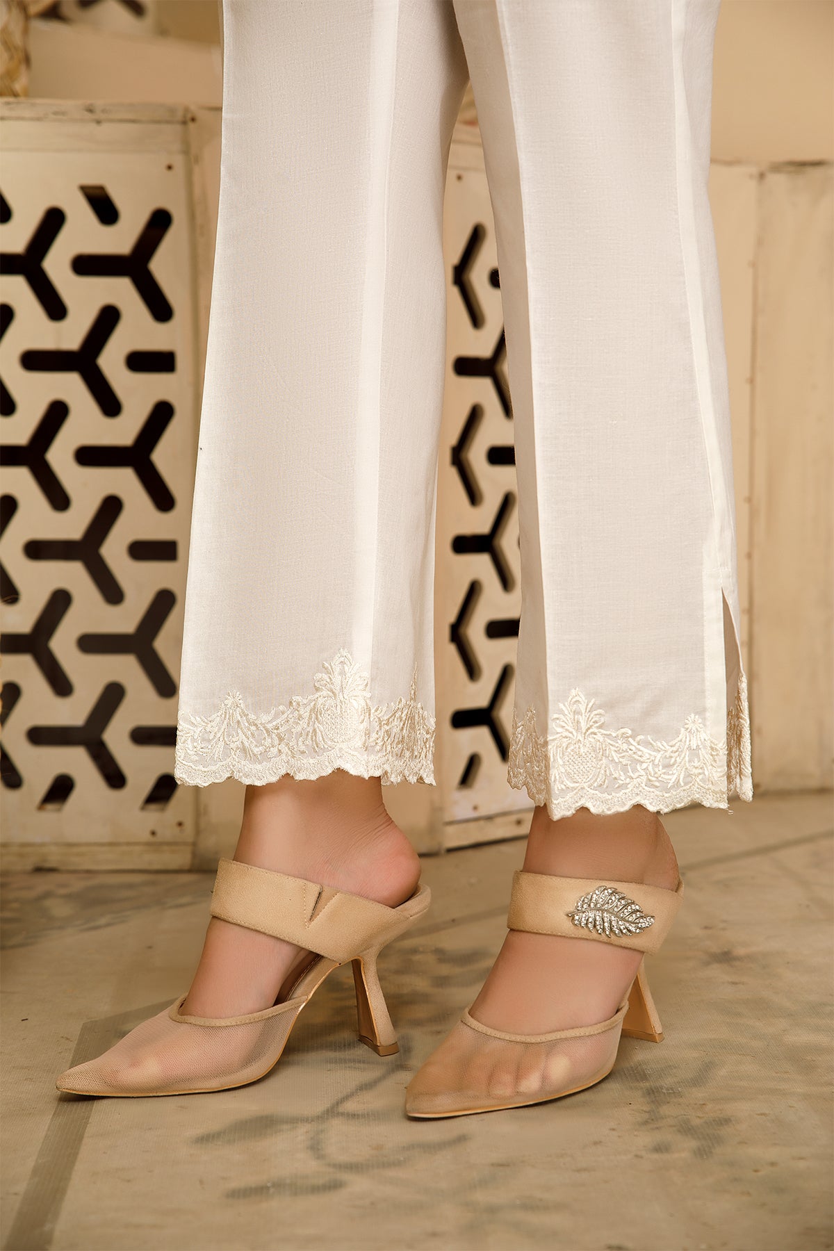 Elegance - TR-16B