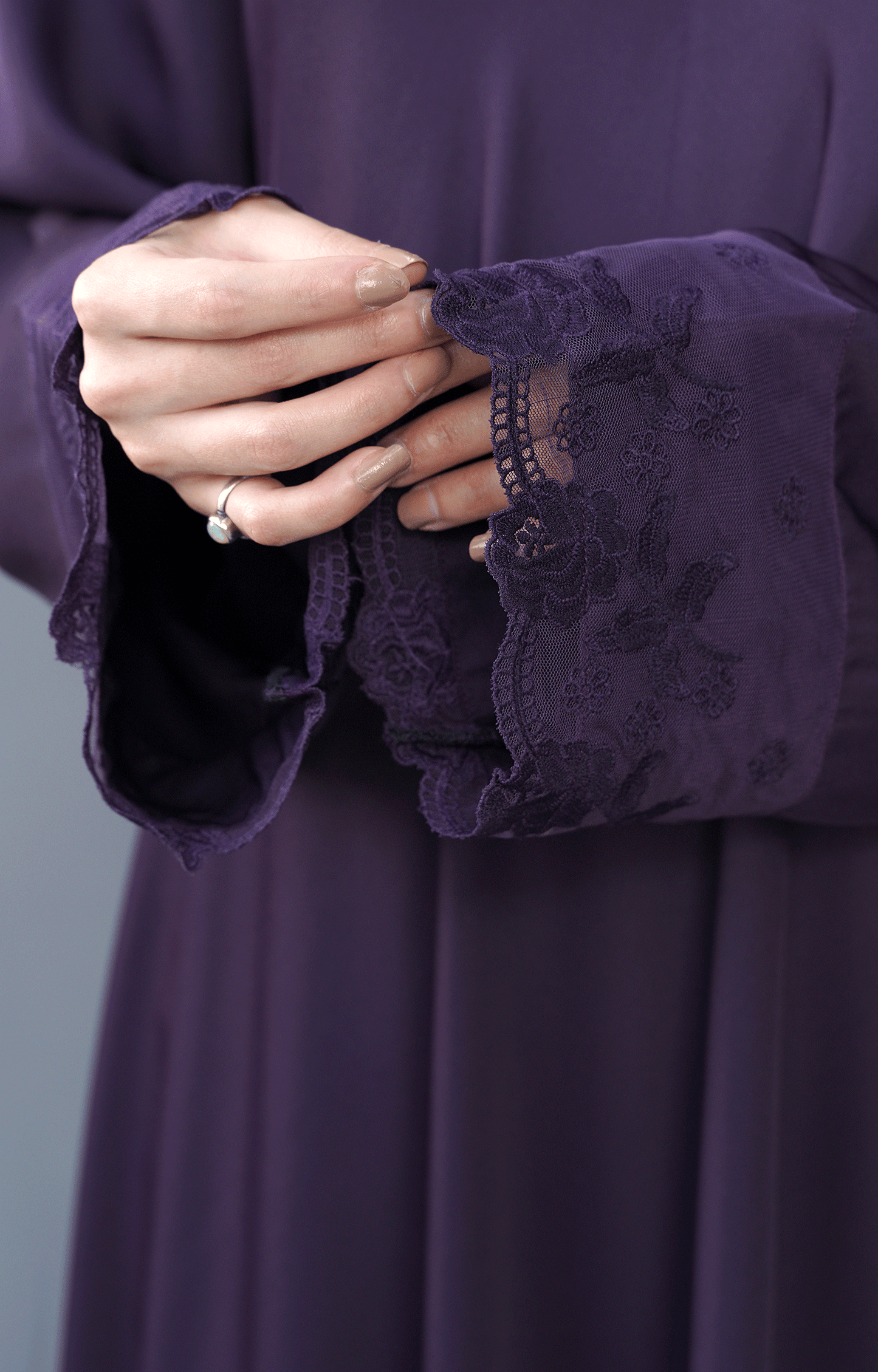 Hareer - Thistle Purple Front  Closed Abaya