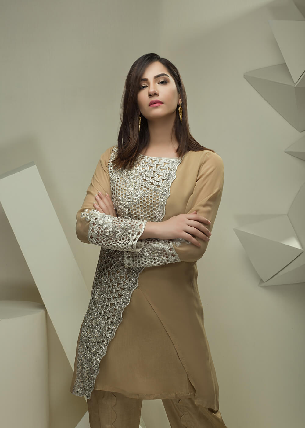 Carmin - Elegant Empress