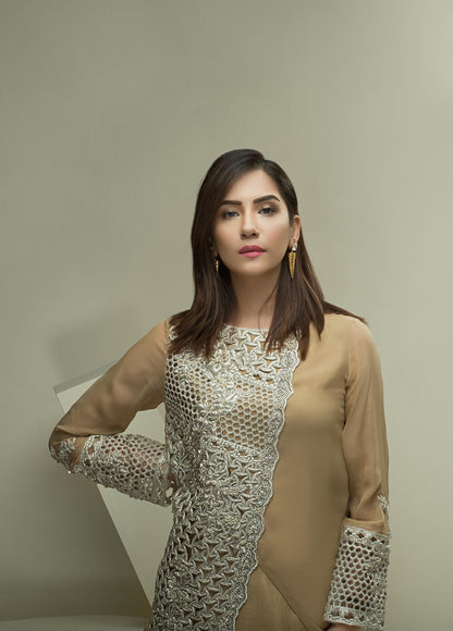 Carmin - Elegant Empress