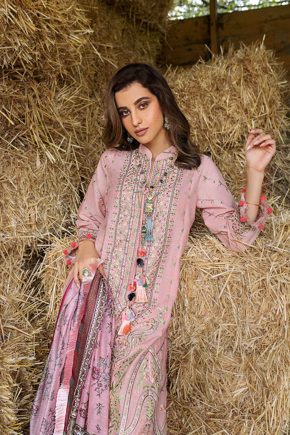 Sobia Nazir - Design 8A Autumn/Winter 2022 Unstitched