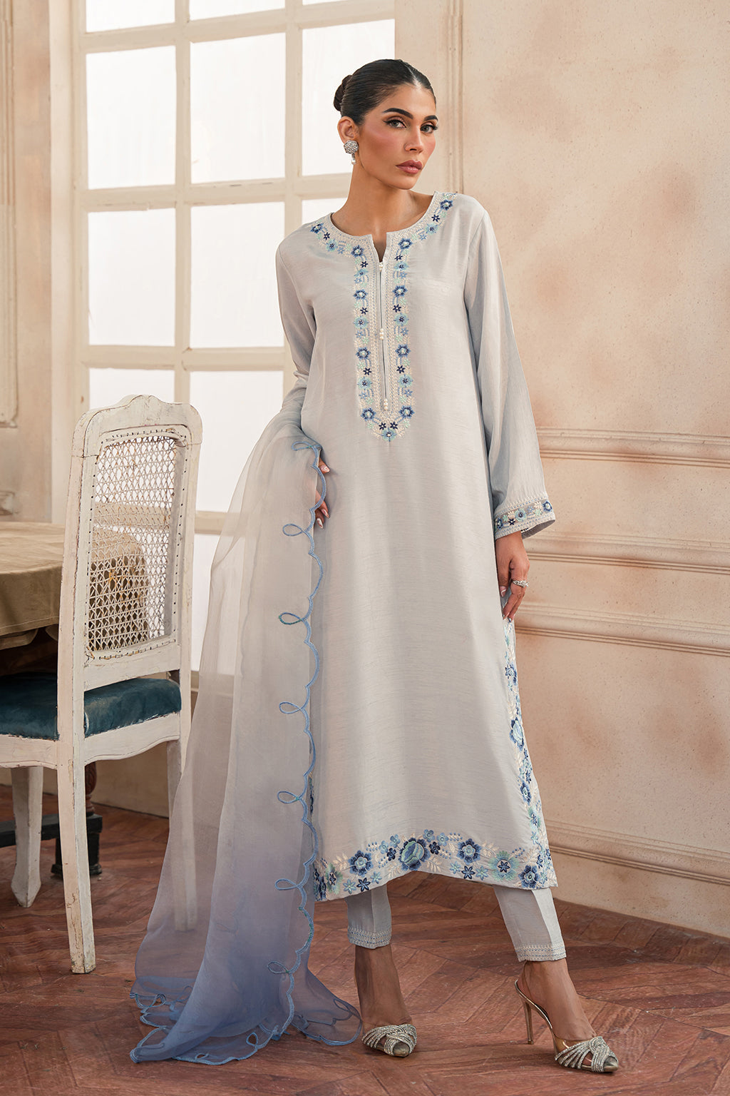 Elegance - NOURIA