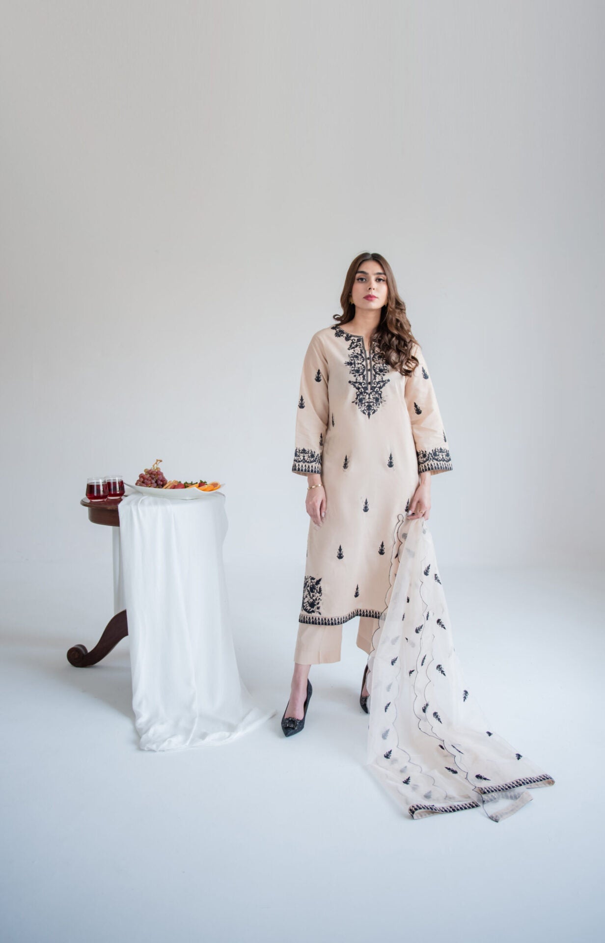 Candy Closet - Beige Glow (3 PC)