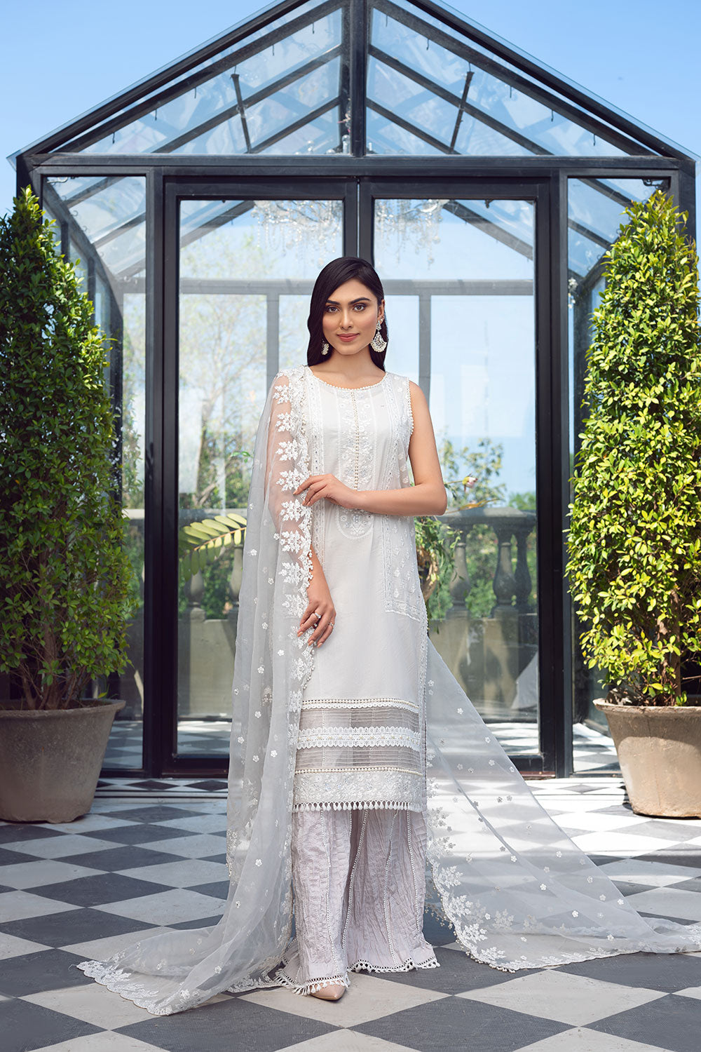 Lyla - Design 5 Luxury Lawn 2021