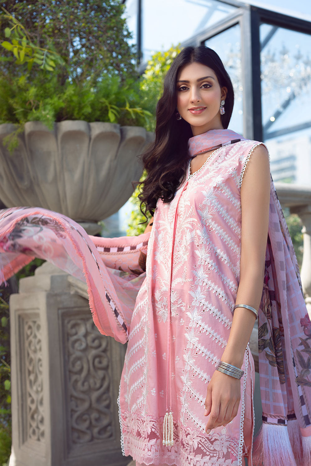 Lyla - Design 6 Luxury Lawn 2021