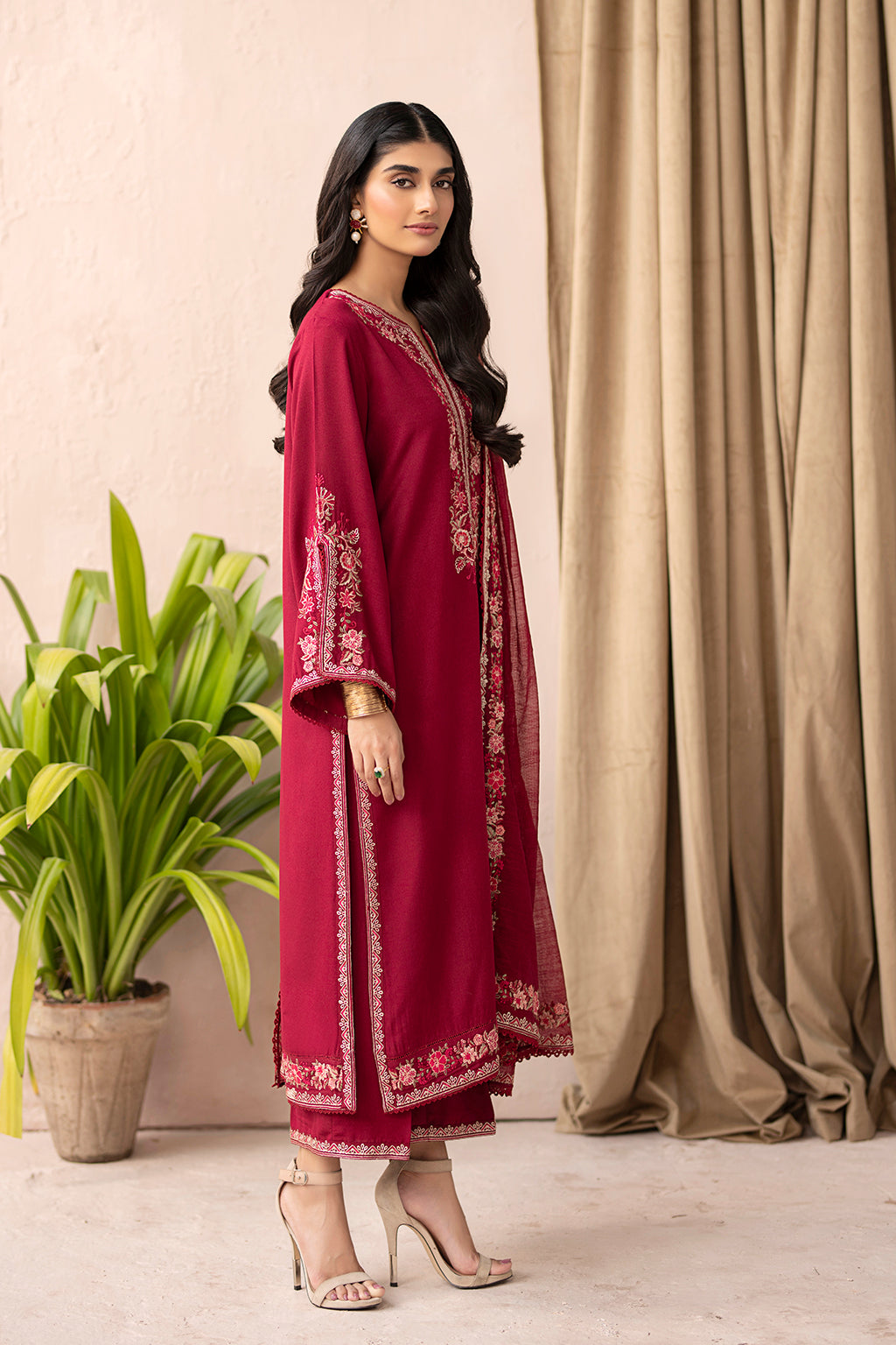 Elegance - MEHNA