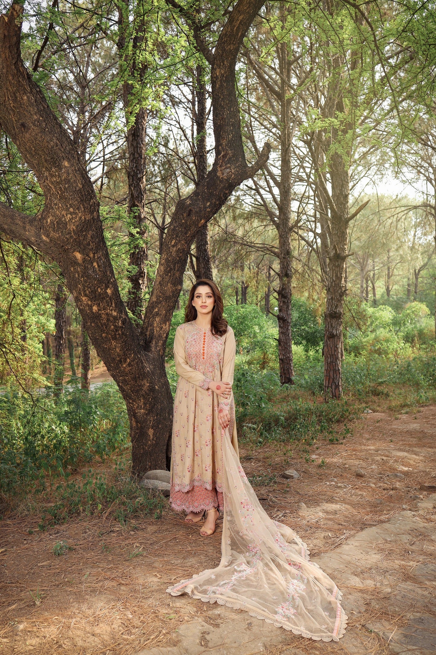 Lyla - Design 03 Lawn’23