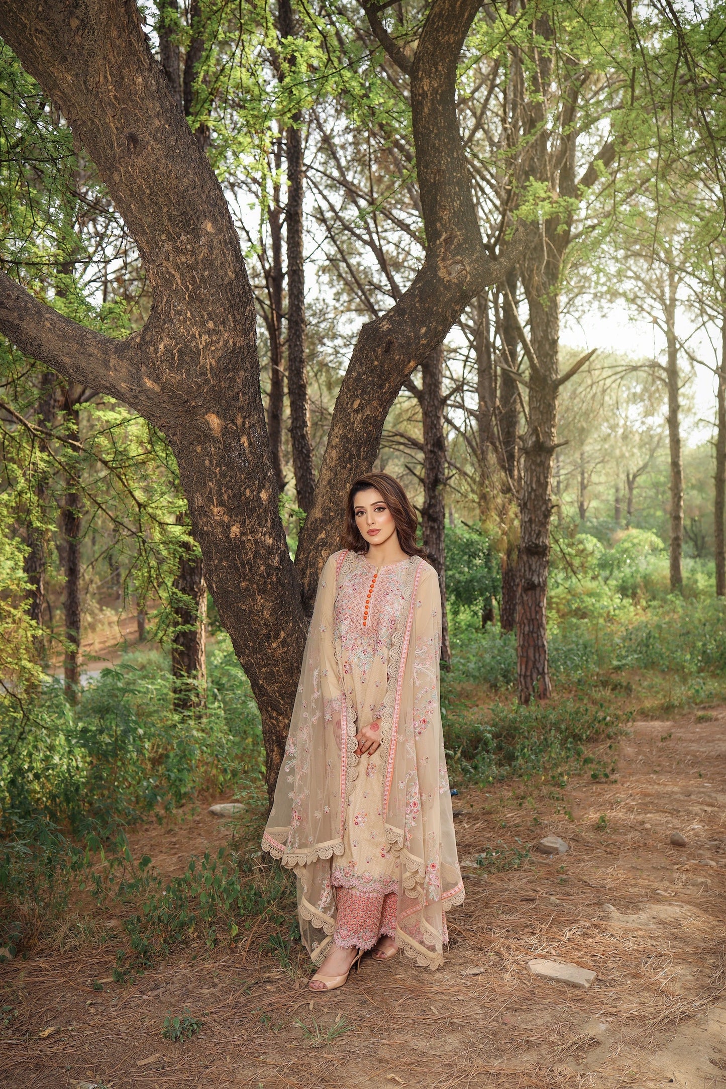 Lyla - Design 05 Lawn’23