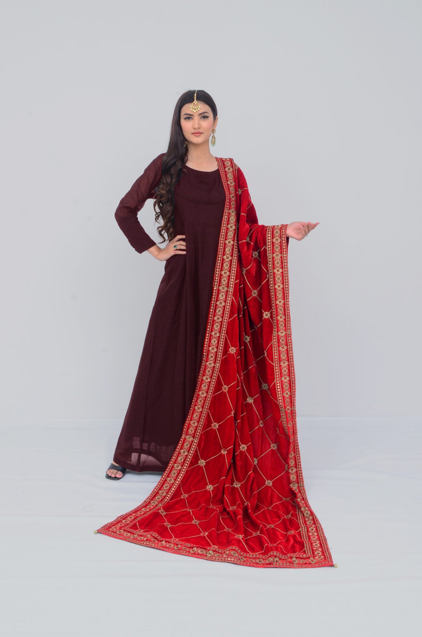 Ellena - Embroidered Velvet Shawl