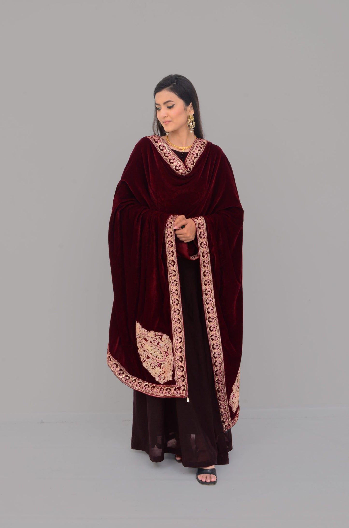 Ellena - Embroidered Velvet Shawl