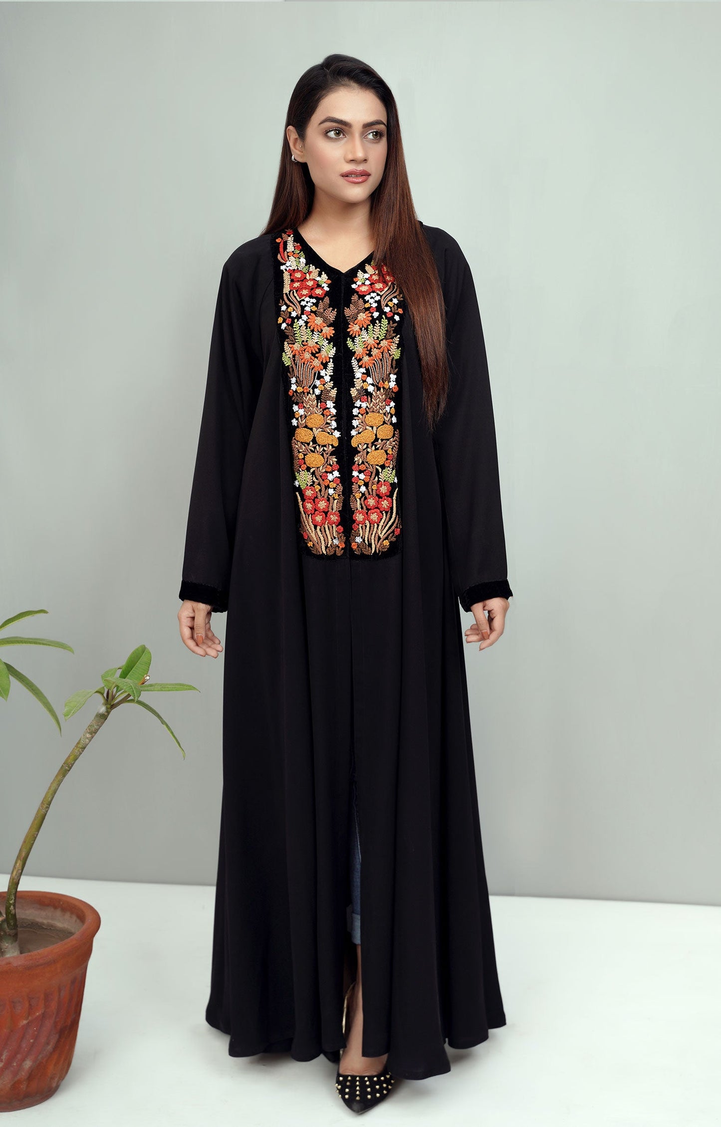 Hareer - Luxury front embroidered velvet abaya