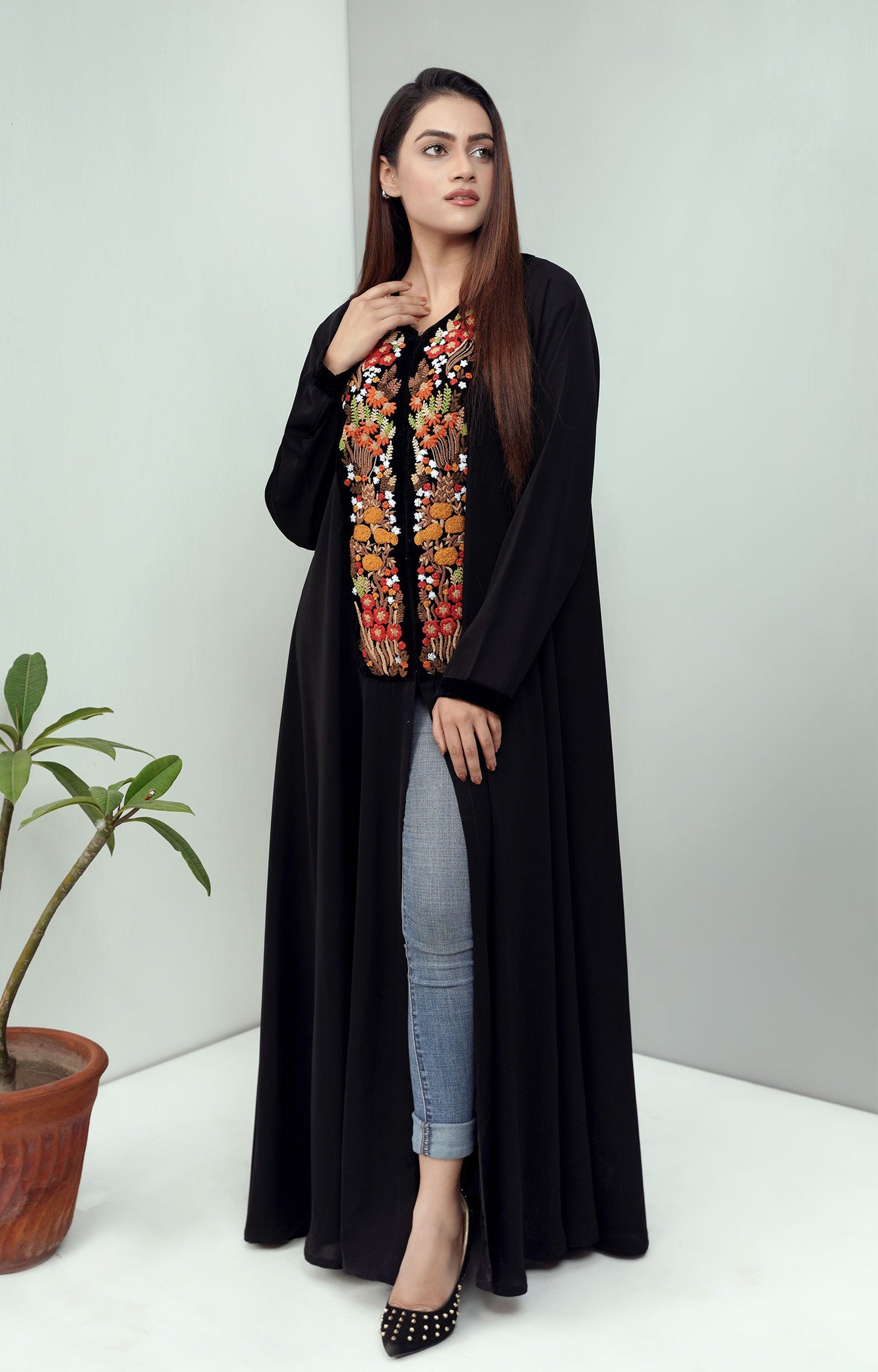 Hareer - Luxury front embroidered velvet abaya